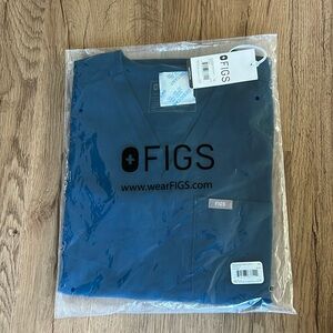 COPY - Figs Scrub Top. Catarina One Pocket